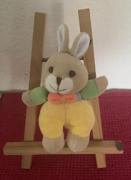 - peluche lapin et son portant