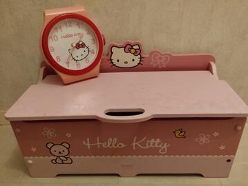 coffret et horloge Hello Kitty