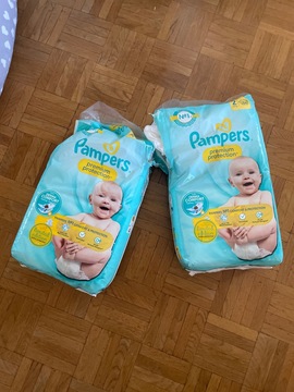 paquets de couches Pampers taille 2