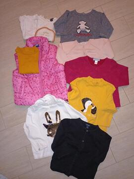 lot de vêtements fille 12 et 18 mois