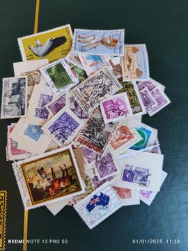 gros lot timbres divers étrangers 1/1..