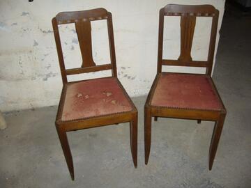 CHAISES AVEC ASSISE EN TISSUS ROUGE