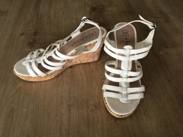 chaussures blanches talons compensés