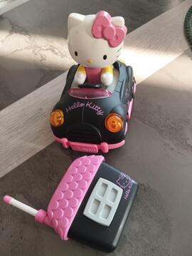 voiture hello Kitty