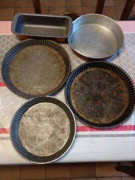 5 anciennes tourtières