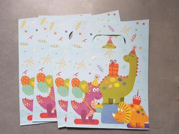 4 petits sacs papier anniversaire