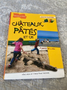 Livre châteaux & pâtés sable .