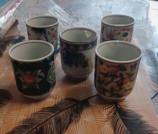 5 petites tasses