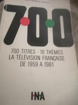 700 titres....