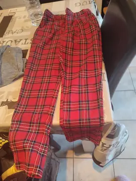 pantalon fille 12 ans très propre