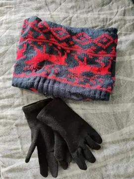 Cache cou et gants pour enfant