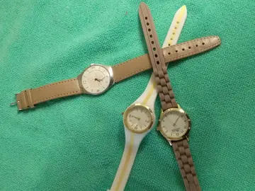 Lot de montres publicitaires