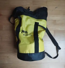 Sac de camping "seau" 35 litres
