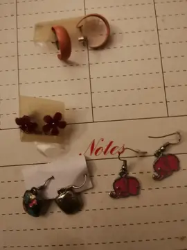 Boucles d oreilles.