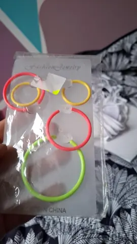 bracelet et boucle doreille enfants