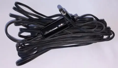 [Pour Jean-Pierre] Chargeur allume-cigare, embout rond /!\ VOLTAGE INCONNU /!\
