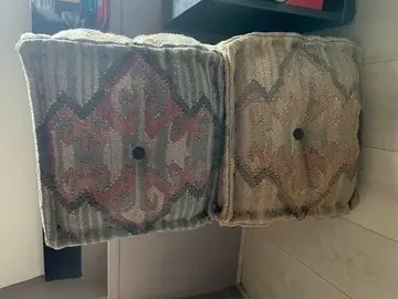 2 poufs marocains