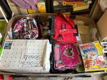 Divers jeux, jouets et affaires enfants