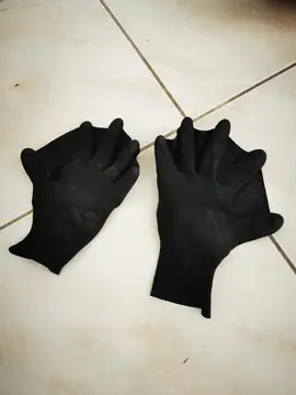 Gants de natation