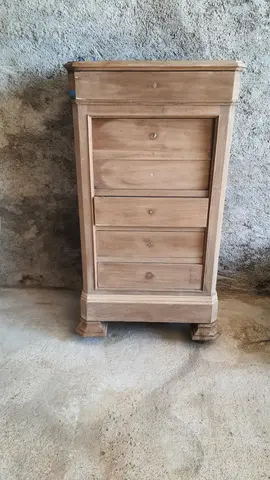 Meuble de chambre ancien à rénover