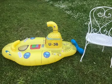 jouet gonflable sous-marin