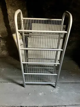étagère et petit meuble décoratif