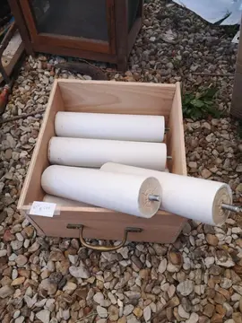 Lot de 8 pieds de meubles en bois