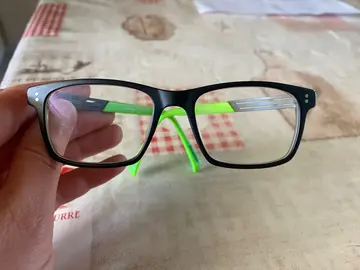 lunettes enfant état neuf