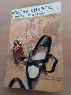 livre la maison biscornue d'Agatha Christie
