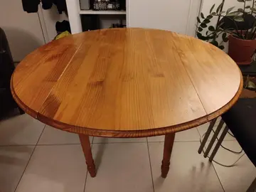 Table ronde en bois