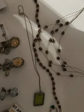 boucles d oreille et colliers