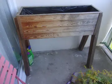 Jardinière sur pied