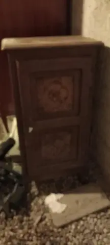 petit meuble en bois avec étagères