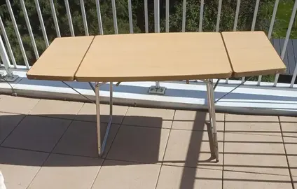 TABLE DE CAMPING