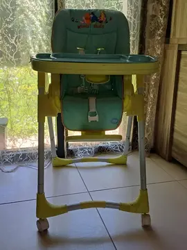 Chaise haute bébé