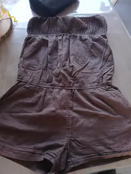 combishort taille 38 et sweat taille M