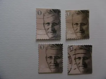 Timbres Roi Philippe couleur BRUN