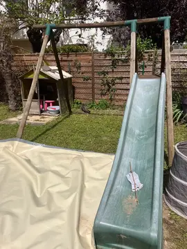 balançoire avec toboggan