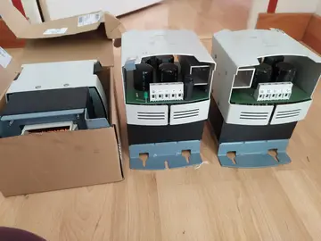 3 blocs d'alimentation 24V 10A
