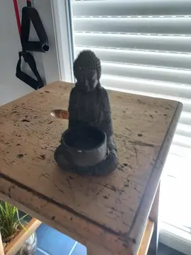 Bouddha gris avec support bougie ronde