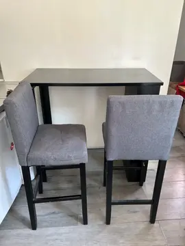 table haute + 2 chaises
