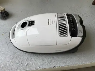 Aspirateur Miele Complete Silence Ecoline en panne