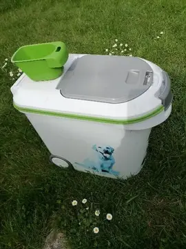boîte à croquettes