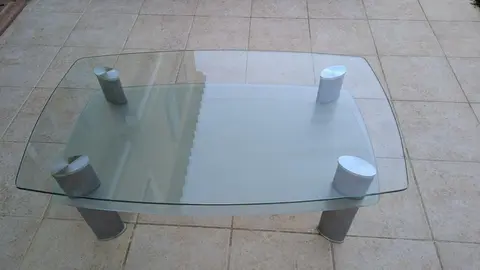 table basse : 110cm de longueur, 65 cm de large et 43 cm de hauteur