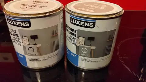 Pots de peinture intérieure mat pour murs, boiserie et radiateurs entamés Luxens Granit 5 et 3
