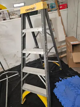 Escabeau en fibre de verre 3+1 marches Centaure