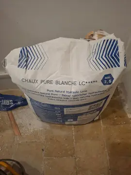 chaux 3.5 ouvert aujourd'hui plus de 20 kg restant
