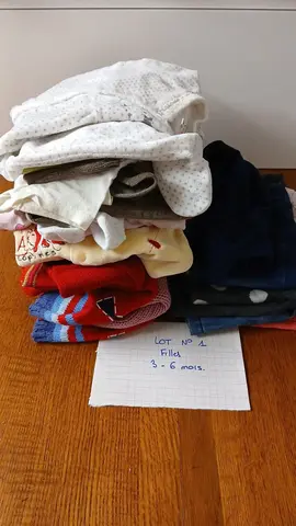 petit.mot de vêtements filles 3-6mois