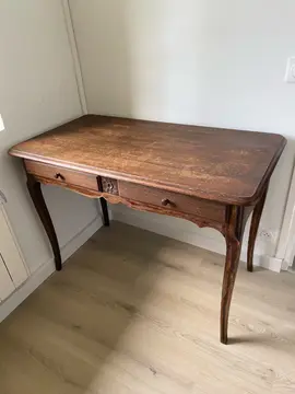 table bureau avec chaise cannée