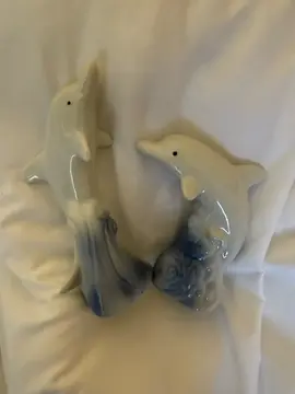 duo de dauphin en porcelaine